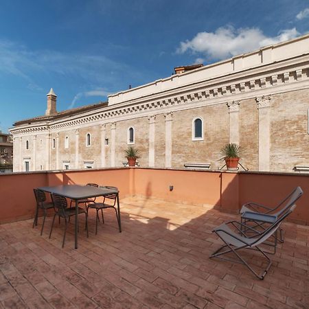 Apartment with Terrace in via del Pellegrino - FromHometoRoma Esterno foto