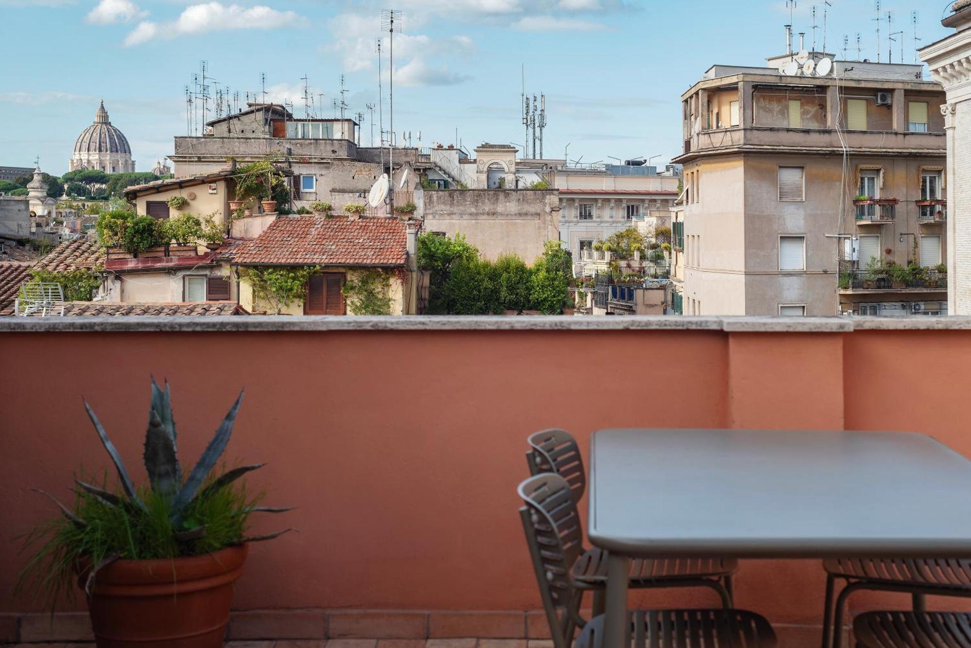 Apartment with Terrace in via del Pellegrino - FromHometoRoma Esterno foto