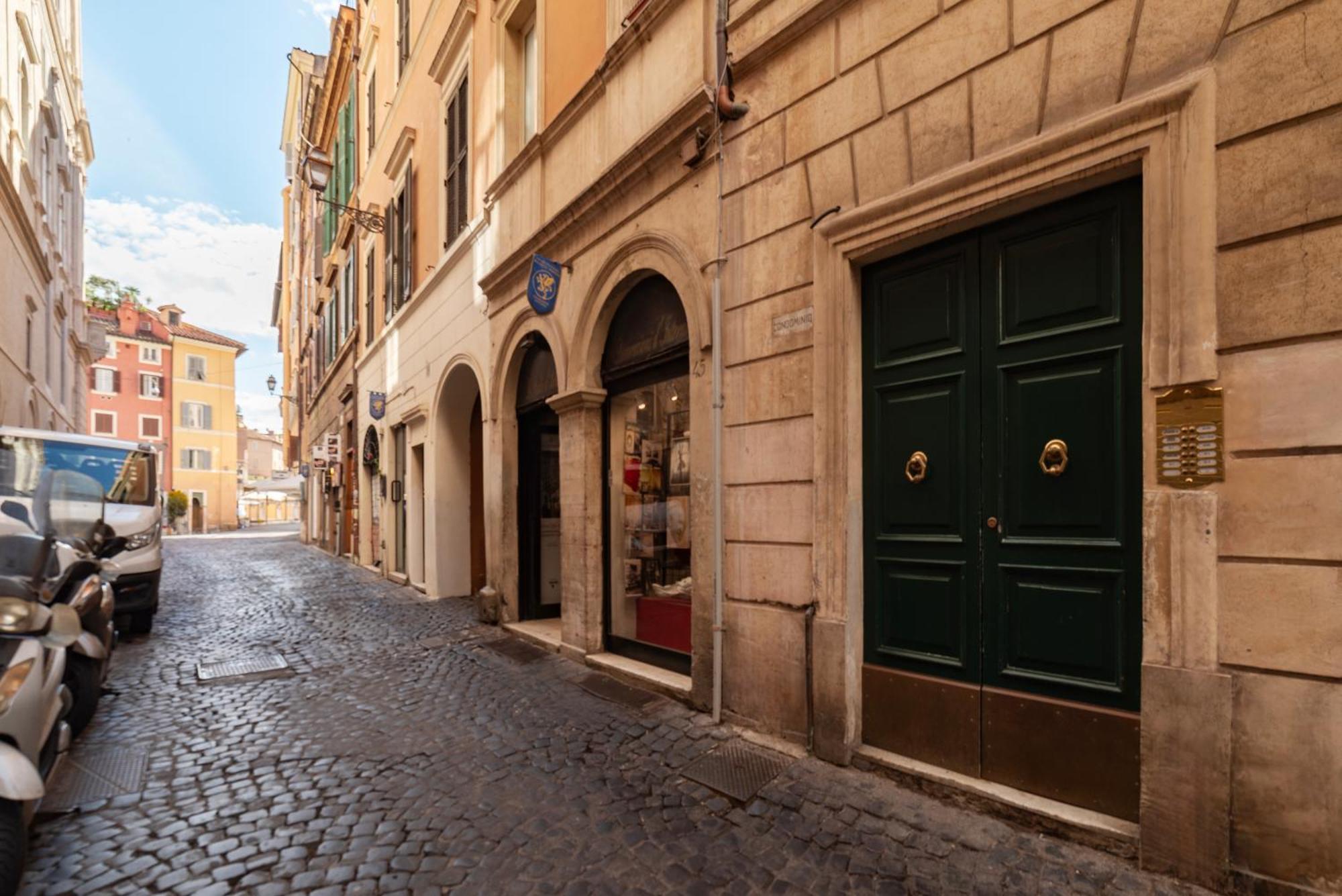 Apartment with Terrace in via del Pellegrino - FromHometoRoma Esterno foto